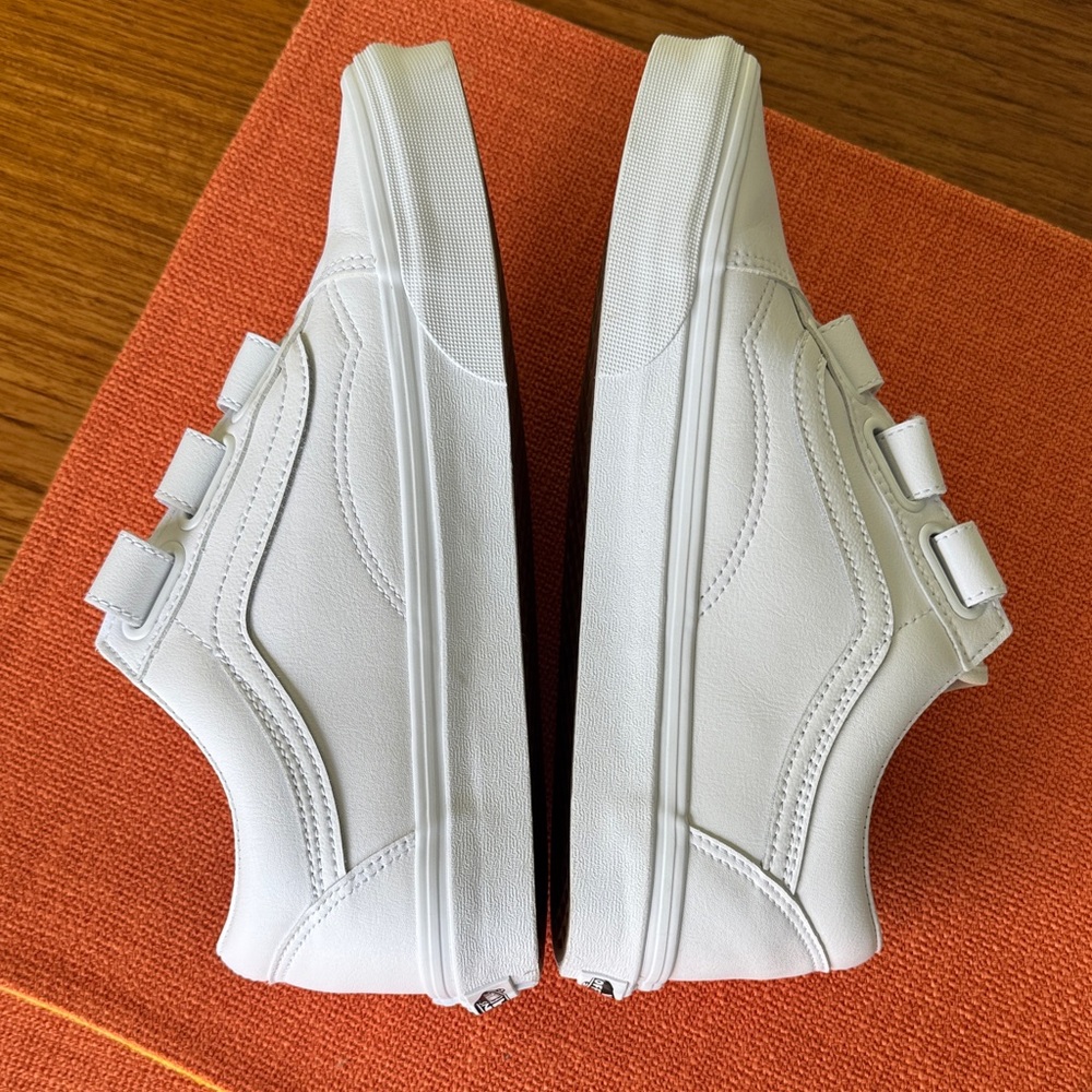 Vans Women’s Size 10 White Leather Velcro Sneakers Skate Classic - Picture 5 of 9